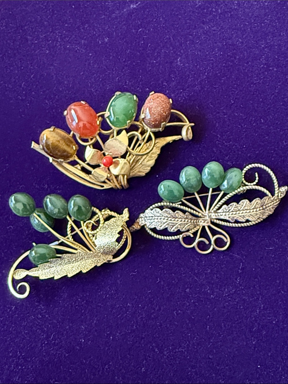 VTG 3 Retro Gold Leaf Brooch Green Jade Nephrite & Multicolor stone Cabochons